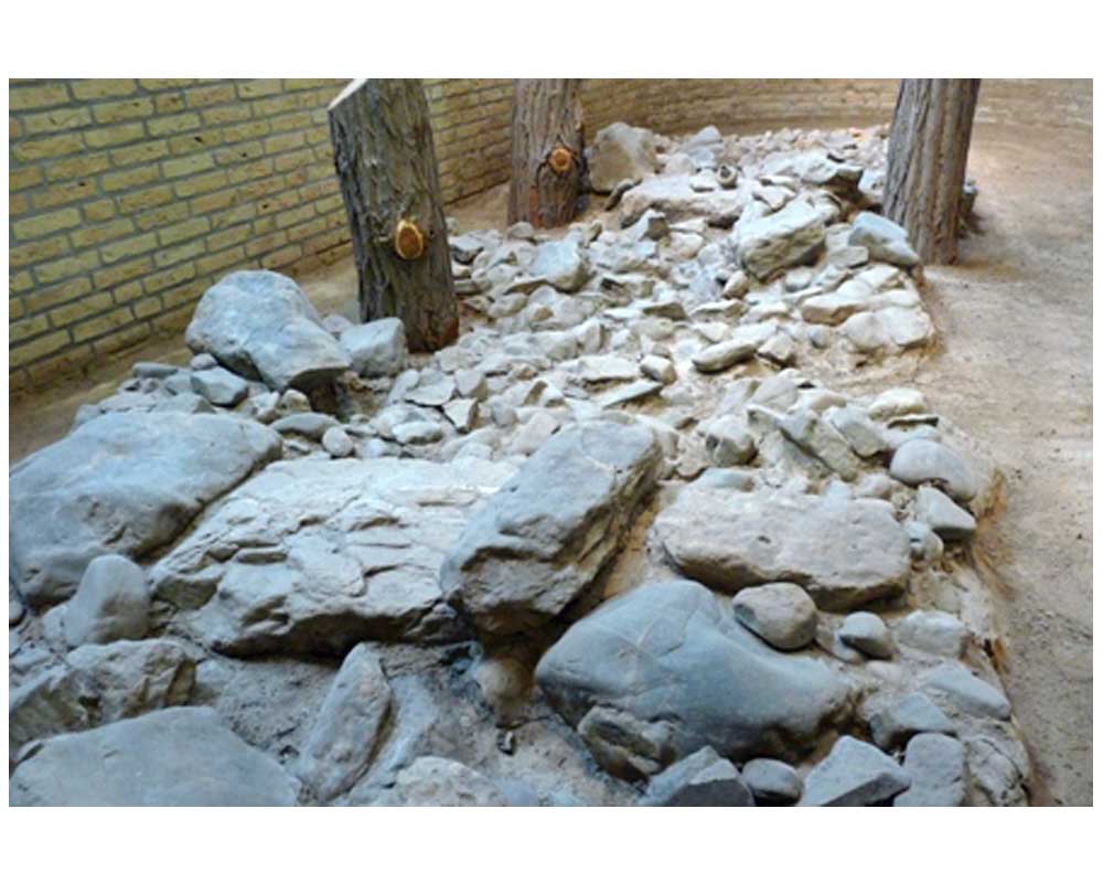 Museum Stein - stenen vloer Neolitische grafkelder